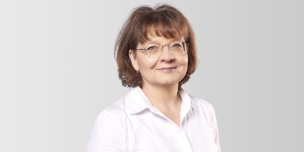 Profilbild von Frau Dewes