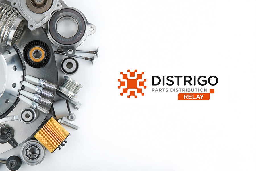 Headerbild von Distrigo Relay, auf der linken Seite sieht man einige typischen Auto Ersatzteile.