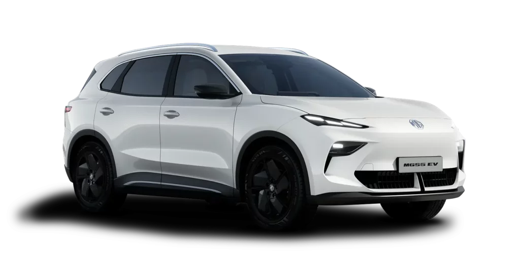 Weißer MG5 EV SUV in schräger Seitenansicht auf weißem Hintergrund.